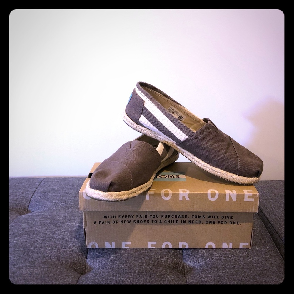 Toms